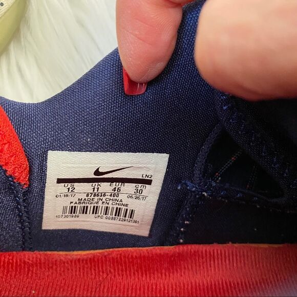 Athletic_Shoes